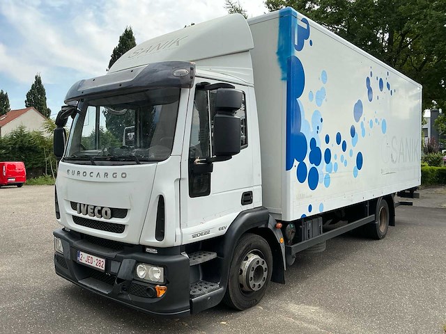 2012 iveco eurocargo met volloedig pur installatie. vrachtwagen - afbeelding 1 van  37