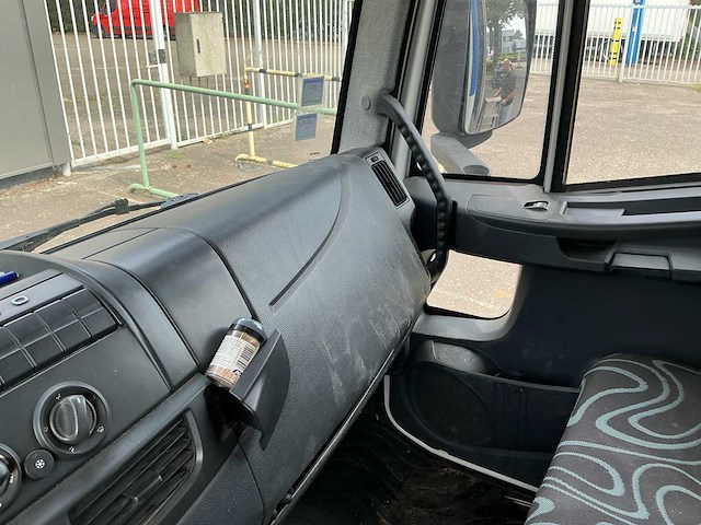 2012 iveco eurocargo met volloedig pur installatie. vrachtwagen - afbeelding 23 van  37