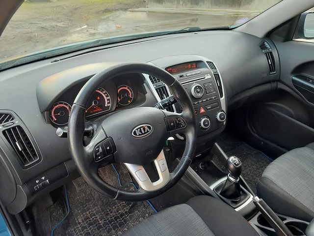 2012 kia cee’d stationwagen personenauto - afbeelding 2 van  25