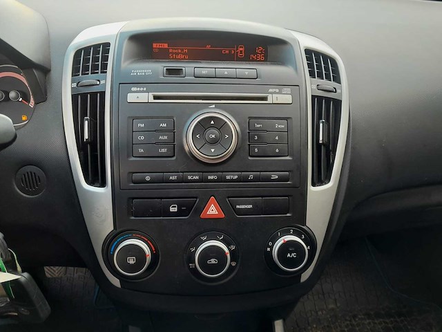 2012 kia cee’d stationwagen personenauto - afbeelding 4 van  25