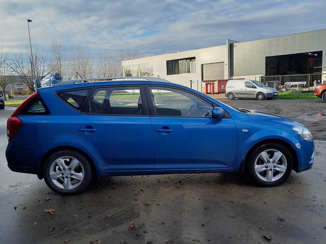 2012 kia cee’d stationwagen personenauto - afbeelding 21 van  25