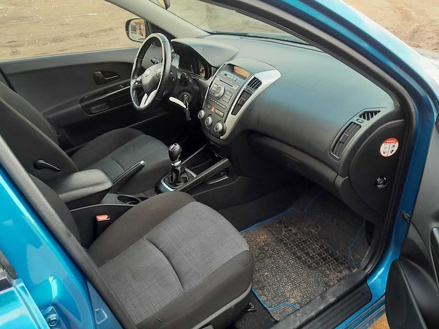 2012 kia cee’d stationwagen personenauto - afbeelding 25 van  25