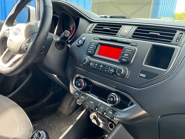 2012 kia new rio - afbeelding 8 van  38