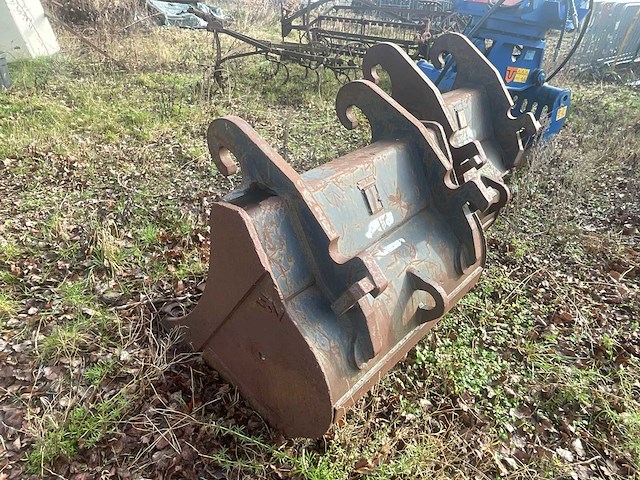 2012 komatsu pw118mr-8 wielgraafmachine - afbeelding 12 van  20