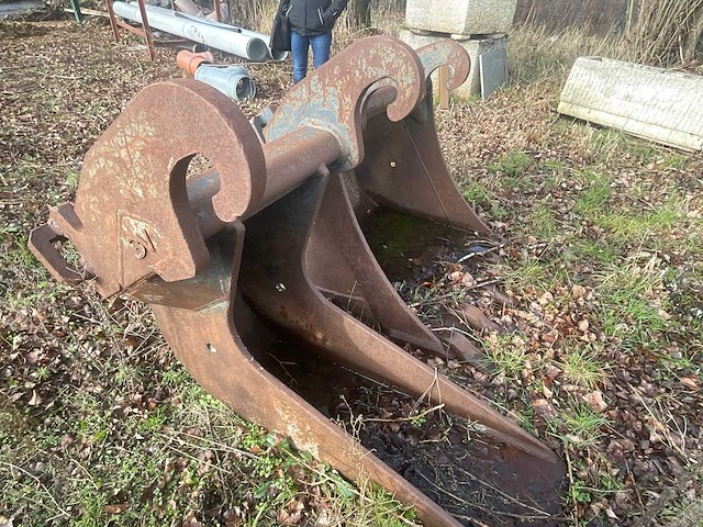 2012 komatsu pw118mr-8 wielgraafmachine - afbeelding 16 van  20