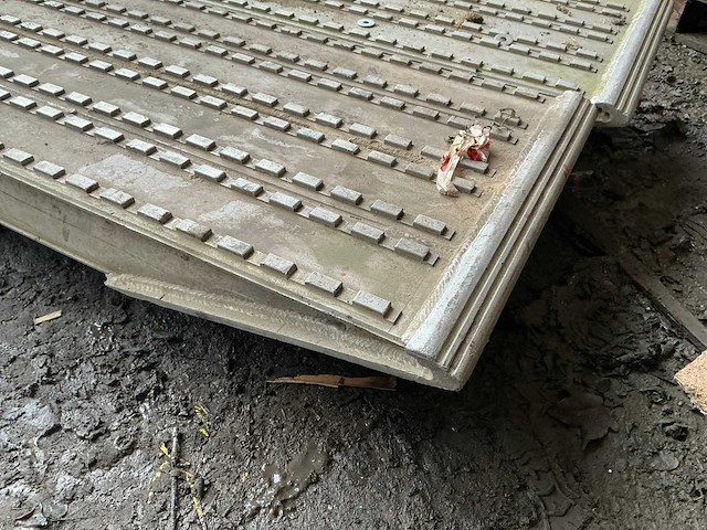 2012 lenaerts blommaerts vfr 105 aluminium oprijrampen (2x) - afbeelding 3 van  5