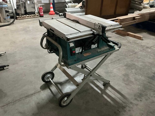 2012 makita 2704 tafelzaag - afbeelding 2 van  6