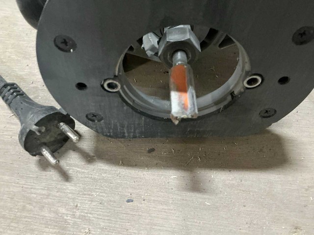 2012 makita rt0700c bovenfrees - afbeelding 2 van  3