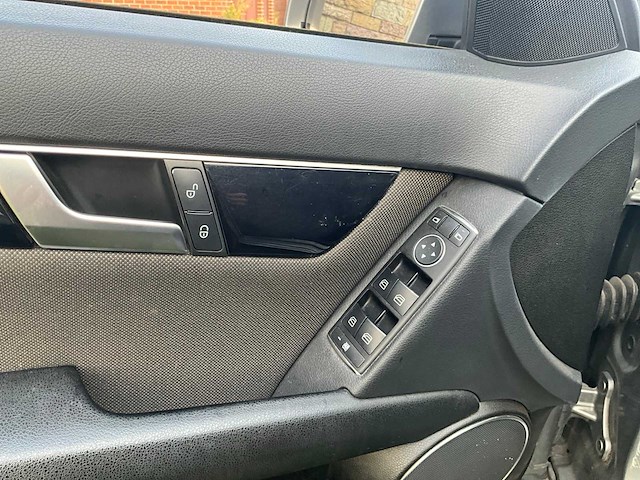 2012 mercedes-benz c200cdi - afbeelding 17 van  51