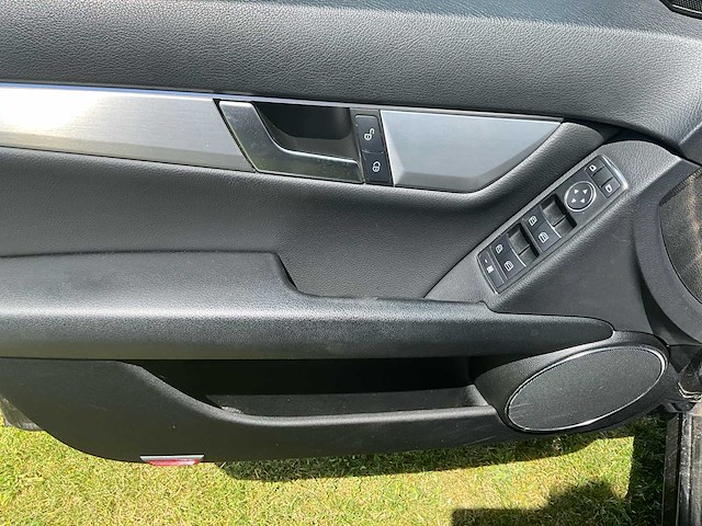 2012 mercedes c200 cdi - mooie staat - airco, navigatie,... - afbeelding 11 van  59