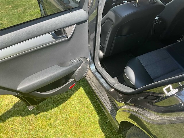 2012 mercedes c200 cdi - mooie staat - airco, navigatie,... - afbeelding 25 van  59