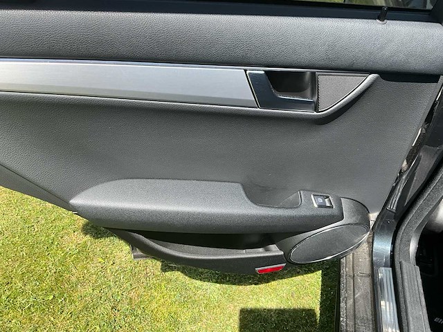 2012 mercedes c200 cdi - mooie staat - airco, navigatie,... - afbeelding 26 van  59