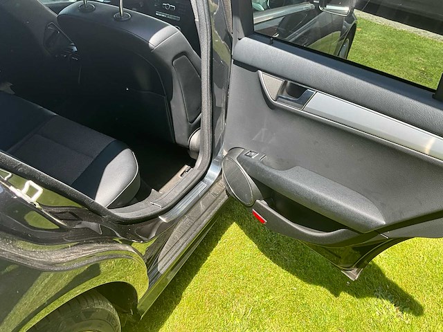 2012 mercedes c200 cdi - mooie staat - airco, navigatie,... - afbeelding 38 van  59