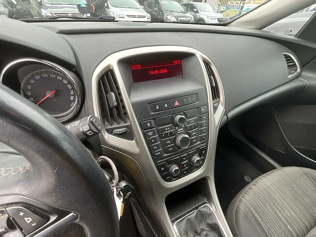 2012 opel astra sport tourer personenauto - afbeelding 17 van  29
