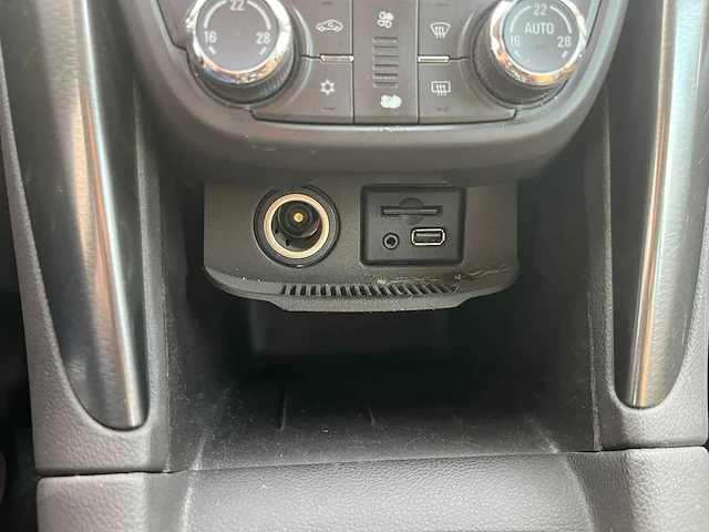 2012 opel zafira tourer - personenauto - afbeelding 13 van  23