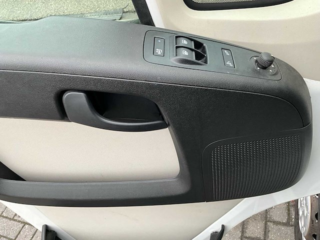 2012 peugeot boxer 6 pers - airco - afbeelding 17 van  45