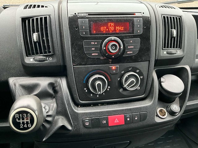 2012 peugeot boxer 6 pers - airco - afbeelding 24 van  45