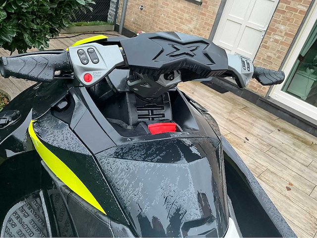 2012 sea-doo rxt 260 rs jetski - 179h - zeer mooie staat - afbeelding 2 van  18