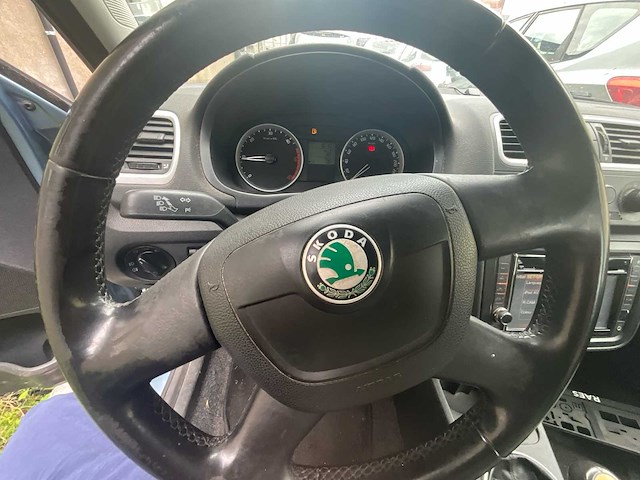2012 skoda fabia personenauto - afbeelding 10 van  17