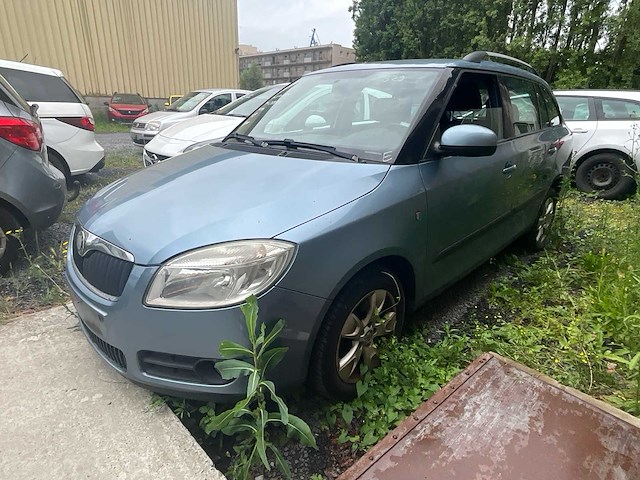 2012 skoda fabia personenauto - afbeelding 1 van  18