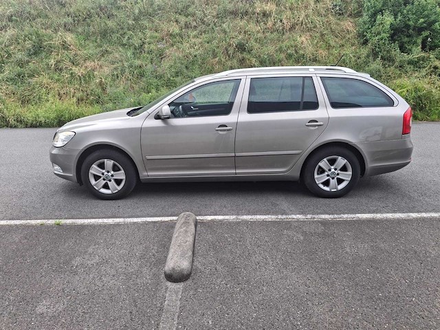 2012 skoda octavia personenauto - afbeelding 16 van  18