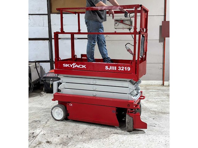 2012 sky jack iii-3219 hoogwerker - functioneel - afbeelding 2 van  5
