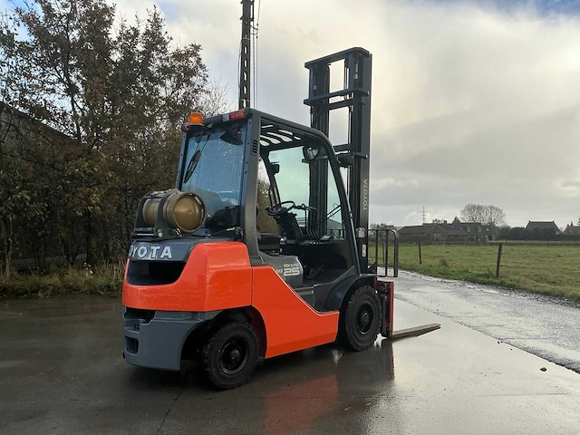 2012 toyota 028fgf25 vorkheftruck - afbeelding 13 van  42
