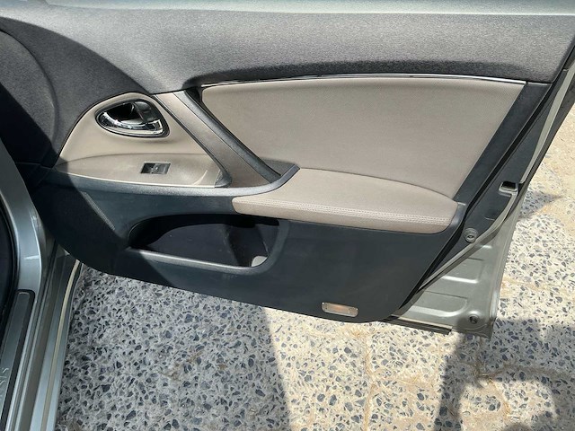 2012 toyota avensis t27 - afbeelding 27 van  48