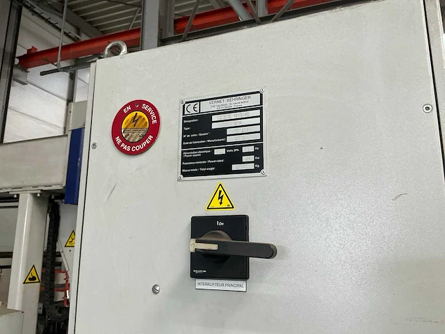 2012 vernet behringer hdx 918 cnc-boormachine + aanvoer rollenbanen / veiligheidshekken + vernet behringer bandzaagmachine hbp410/923 - afbeelding 8 van  15