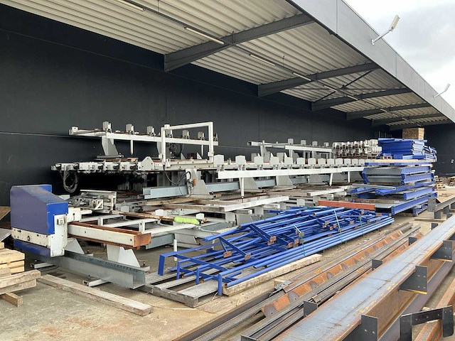 2012 vernet behringer hdx 918 cnc-boormachine + aanvoer rollenbanen / veiligheidshekken + vernet behringer bandzaagmachine hbp410/923 - afbeelding 13 van  15