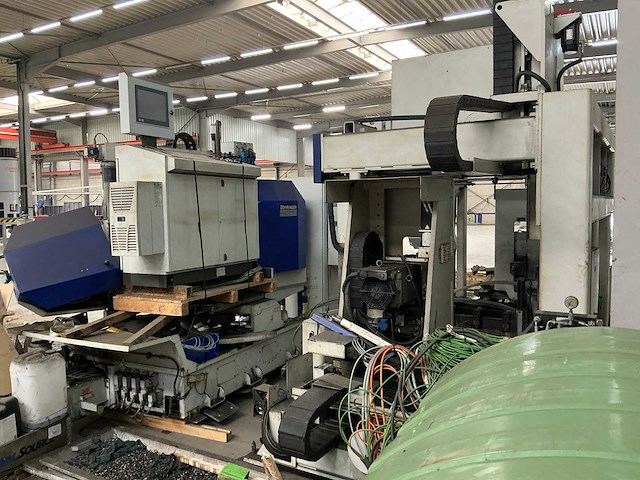 2012 vernet behringer hdx 918 cnc-boormachine + aanvoer rollenbanen / veiligheidshekken + vernet behringer bandzaagmachine hbp410/923 - afbeelding 3 van  15