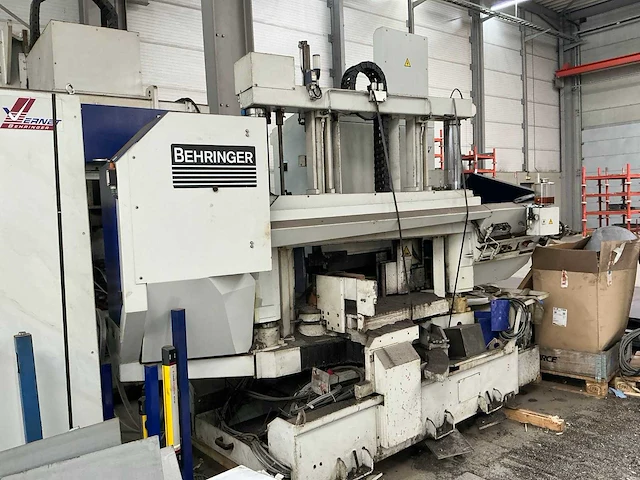 2012 vernet behringer hdx 918 cnc-boormachine + aanvoer rollenbanen / veiligheidshekken + vernet behringer bandzaagmachine hbp410/923 - afbeelding 4 van  15