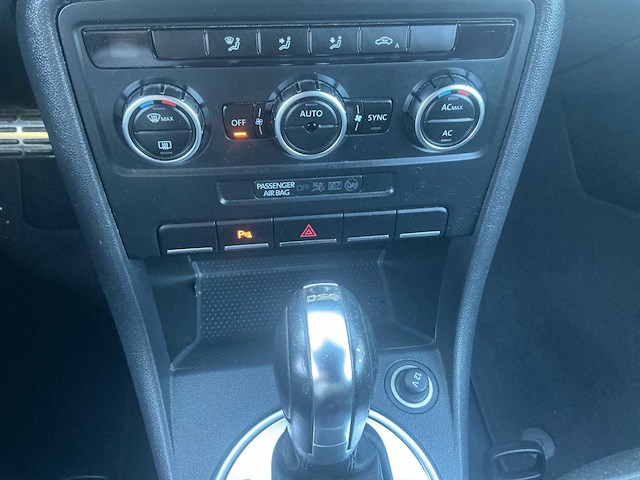 2012 volkswagen beetle 147 200pk - afbeelding 20 van  42