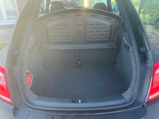 2012 volkswagen beetle 147 200pk - afbeelding 32 van  42