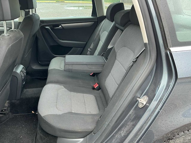 2012 volkswagen passat personenauto - afbeelding 13 van  28