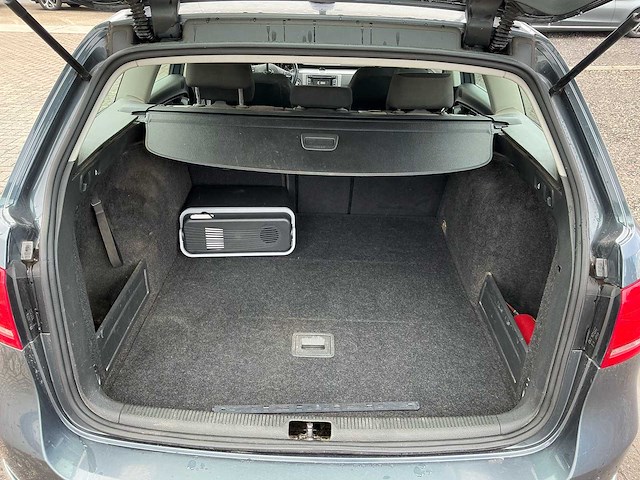 2012 volkswagen passat personenauto - afbeelding 15 van  28