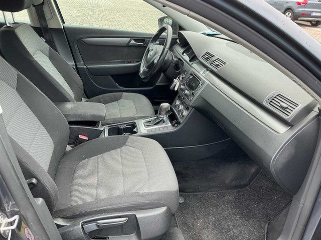 2012 volkswagen passat personenauto - afbeelding 16 van  28