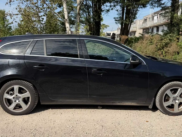 2012 volvo v60 d3 stationwagen - automaat - cruise control - schuifdak - afbeelding 6 van  7