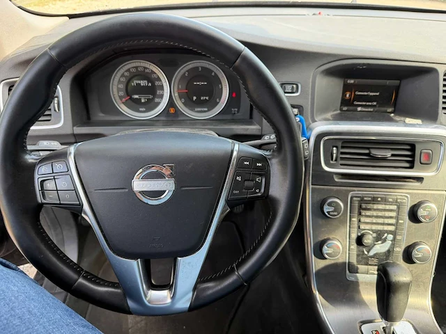 2012 volvo v60 d3 stationwagen - automaat - cruise control - schuifdak - afbeelding 13 van  36