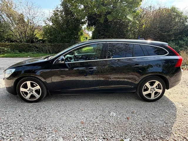 2012 volvo v60 d3 stationwagen - automaat - cruise control - schuifdak - afbeelding 11 van  36