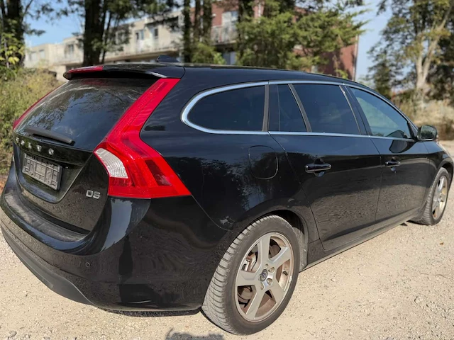 2012 volvo v60 d3 stationwagen - automaat - cruise control - schuifdak - afbeelding 31 van  36