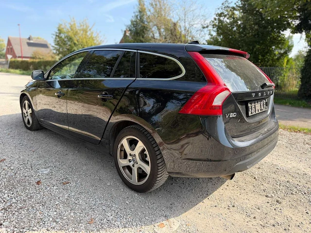 2012 volvo v60 d3 stationwagen - automaat - cruise control - schuifdak - afbeelding 23 van  36