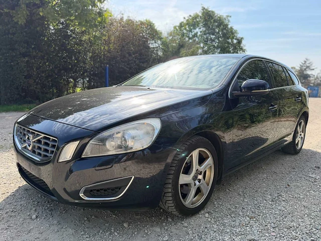 2012 volvo v60 d3 stationwagen - automaat - cruise control - schuifdak - afbeelding 1 van  36