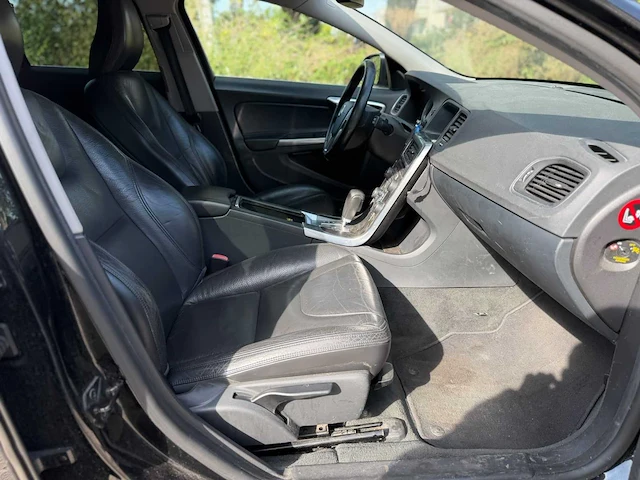 2012 volvo v60 d3 stationwagen - automaat - cruise control - schuifdak - afbeelding 25 van  36