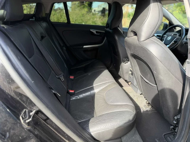 2012 volvo v60 d3 stationwagen - automaat - cruise control - schuifdak - afbeelding 29 van  36
