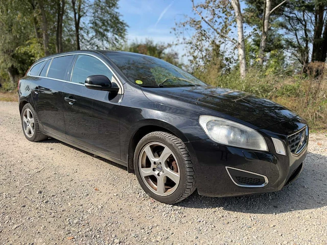 2012 volvo v60 d3 stationwagen - automaat - cruise control - schuifdak - afbeelding 7 van  36