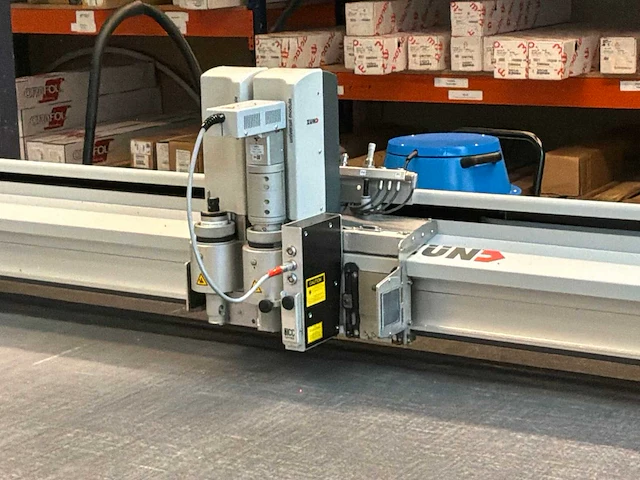 2012 zund cutter g3 snijplotter - afbeelding 10 van  25