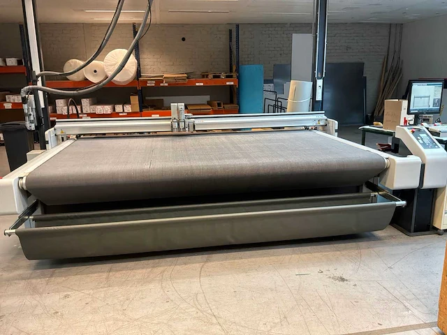 2012 zund cutter g3 snijplotter - afbeelding 12 van  25