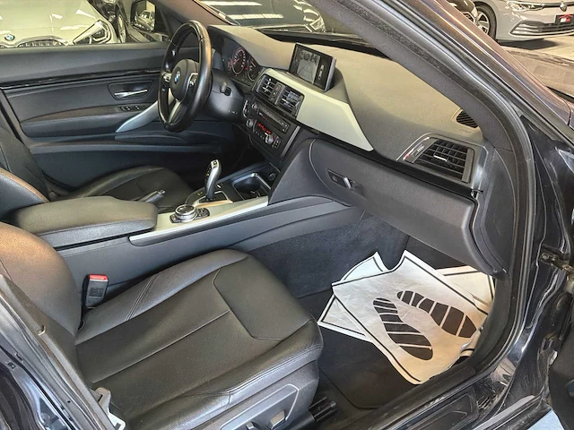 2013 bmw 318d auto 2.0 diesel – 143 pk – 181.074 km - afbeelding 28 van  53
