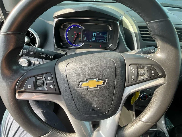 2013 chevrolet trad personenauto - afbeelding 16 van  30